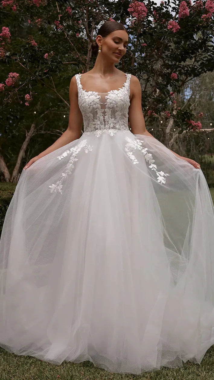 Tania Olsen TC 2411Thistle Wedding Dress Wagga, Riverina, Canberra