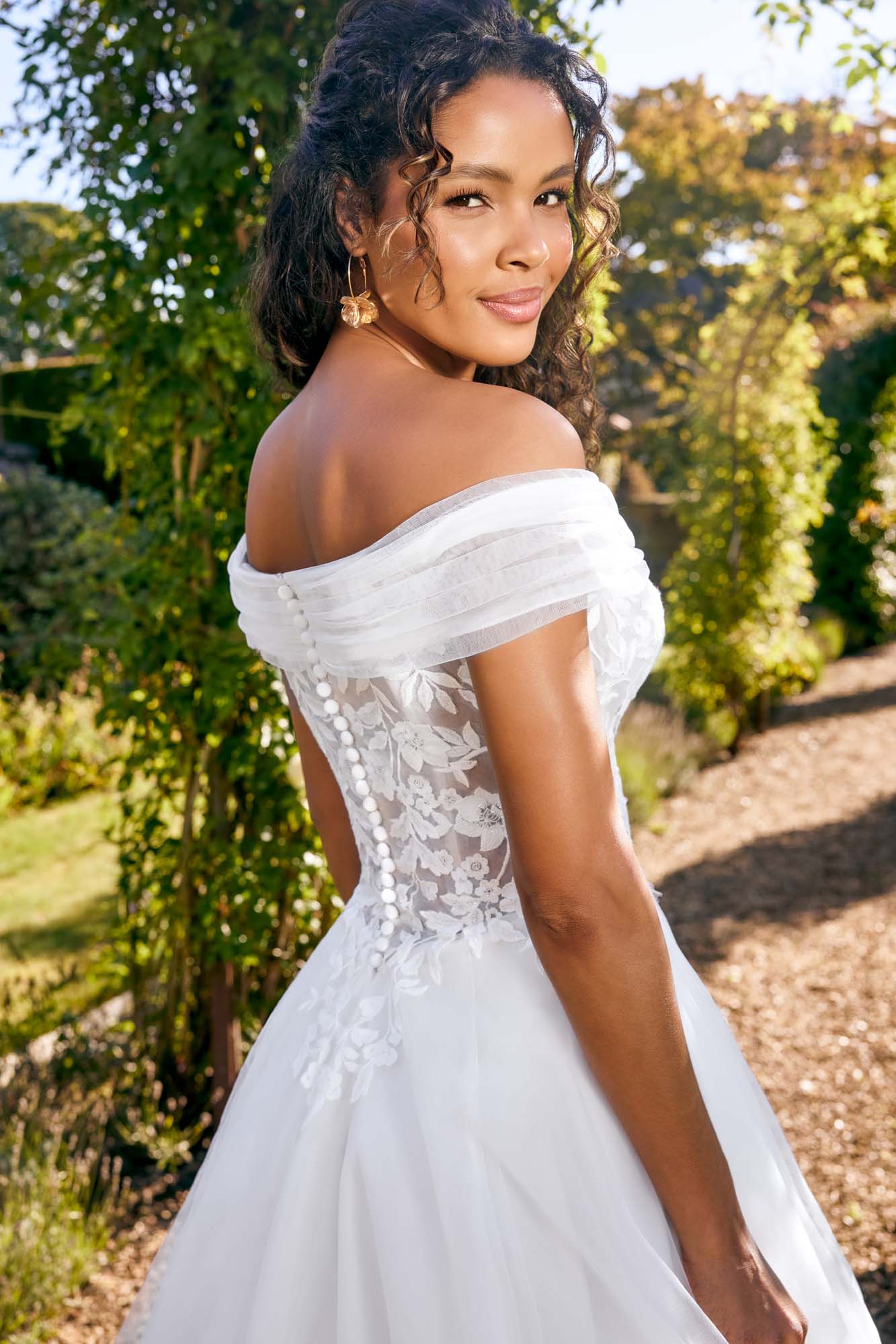 Justin Alexander Off-Shoulder Lace allgown 20087