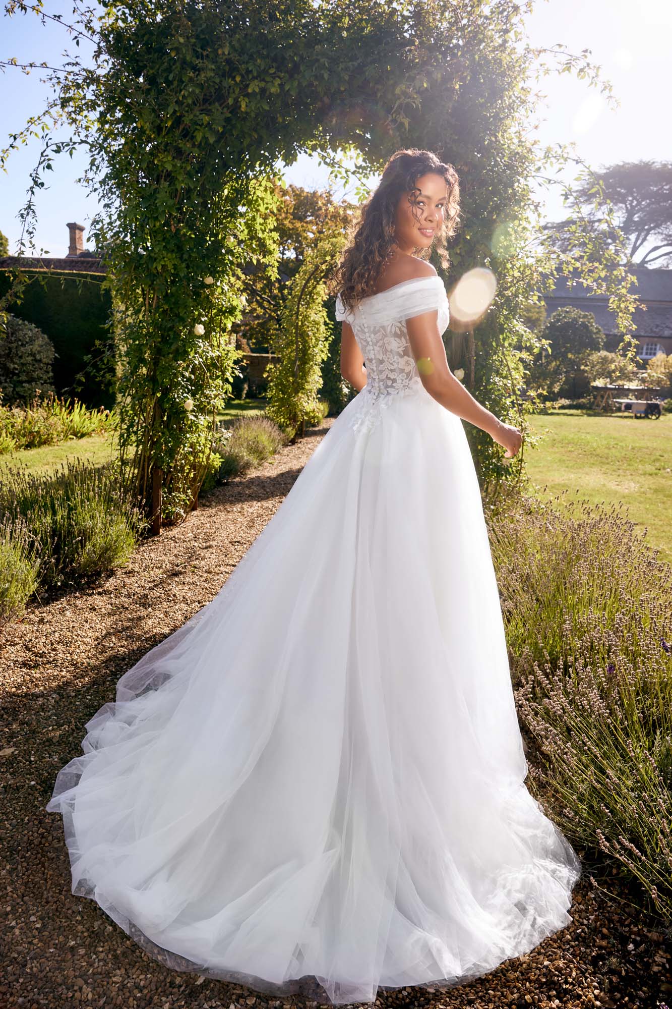 Justin Alexander Off-Shoulder Lace allgown 20087