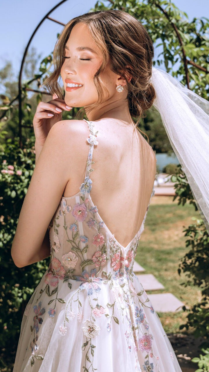 Stella York 8063 – Heartland Brides - Main Image